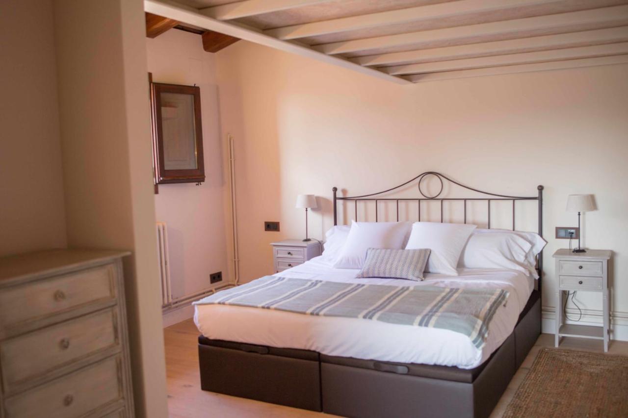 Casa Rural Masia Les Apieres El Pla de Manlleu Екстер'єр фото